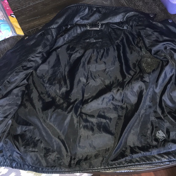 A Jean Jacket and a Leather Jacket bundle - Picture 4 of 8